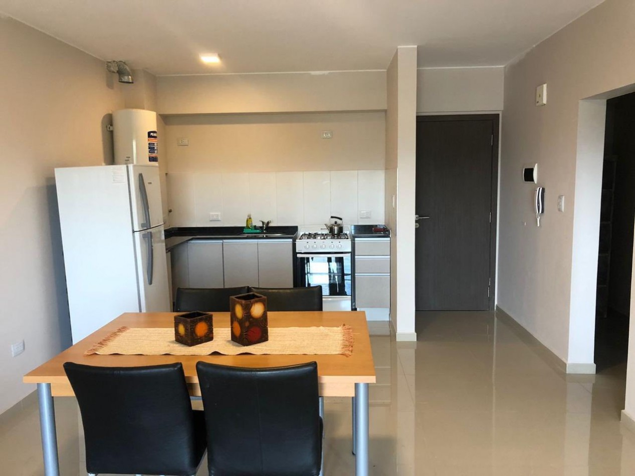 DEPARTAMENTO CON BALCON PILETA Y COCHERA