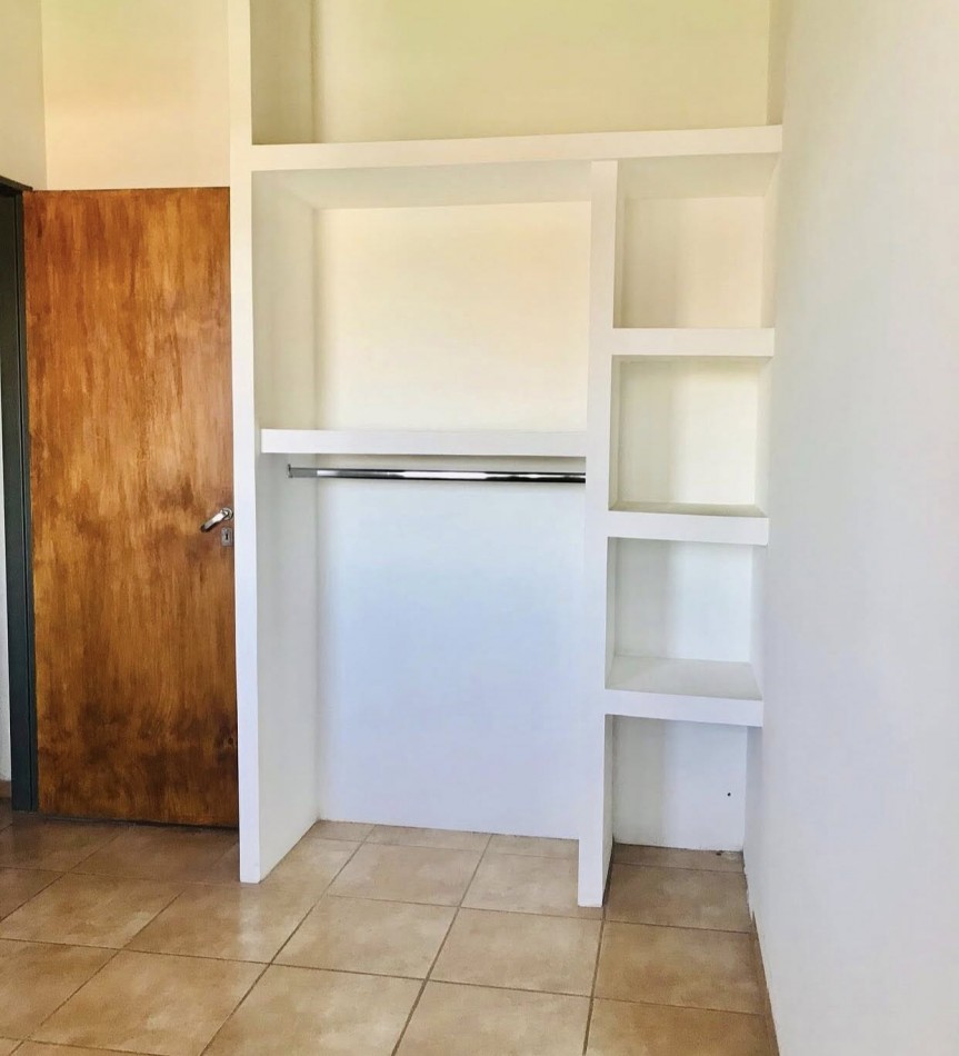DUPLEX 2 DOR 1 BAÑO PATIO COCHERA PROPIA NO PAGA EXPENSAS 