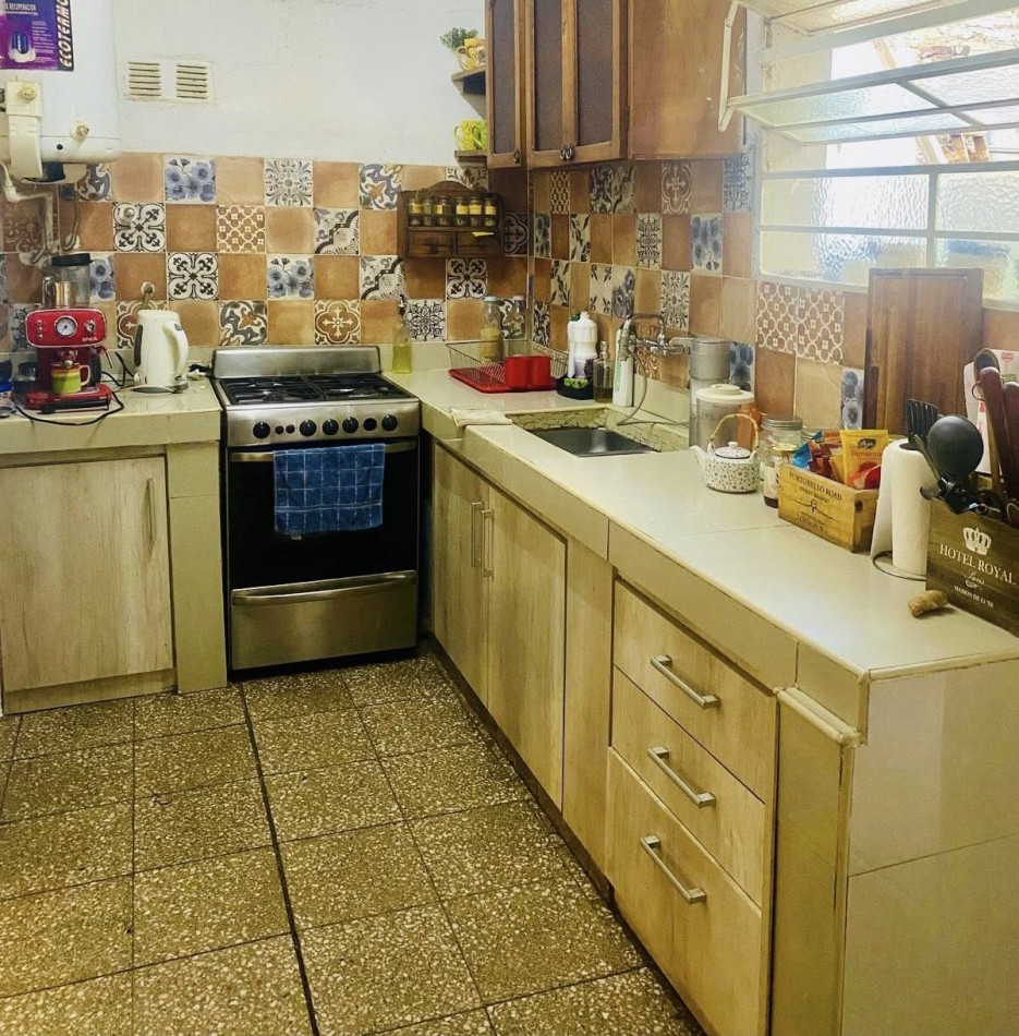 CASA DE 3 DOR 2 BAÑOS COCHERA PILETA