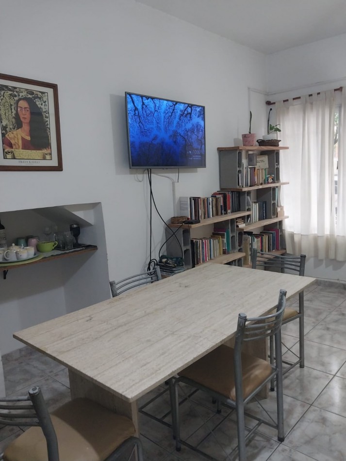 DEPARTAMENTO A LA CALLE CON COCHERA