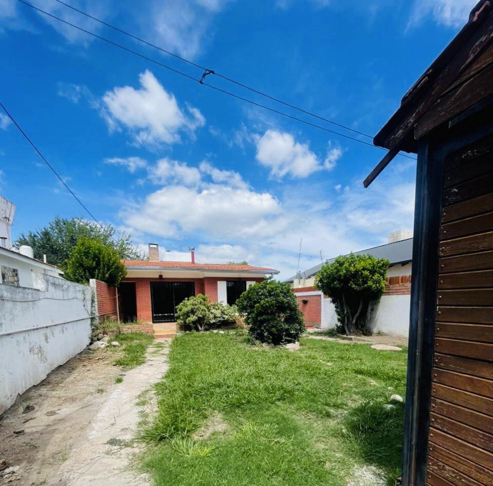 CASA DE 3 DOR 2 BAÑOS PATIO COCHERA GAS NAT  ESCRITUTA