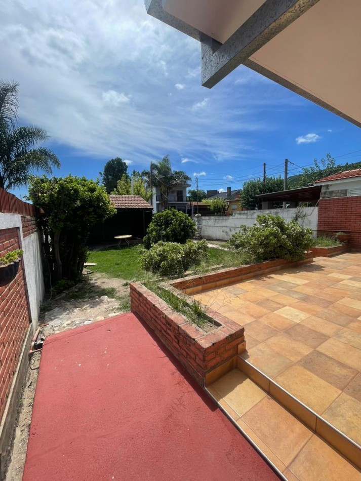 CASA DE 3 DOR 2 BAÑOS PATIO COCHERA GAS NAT  ESCRITUTA