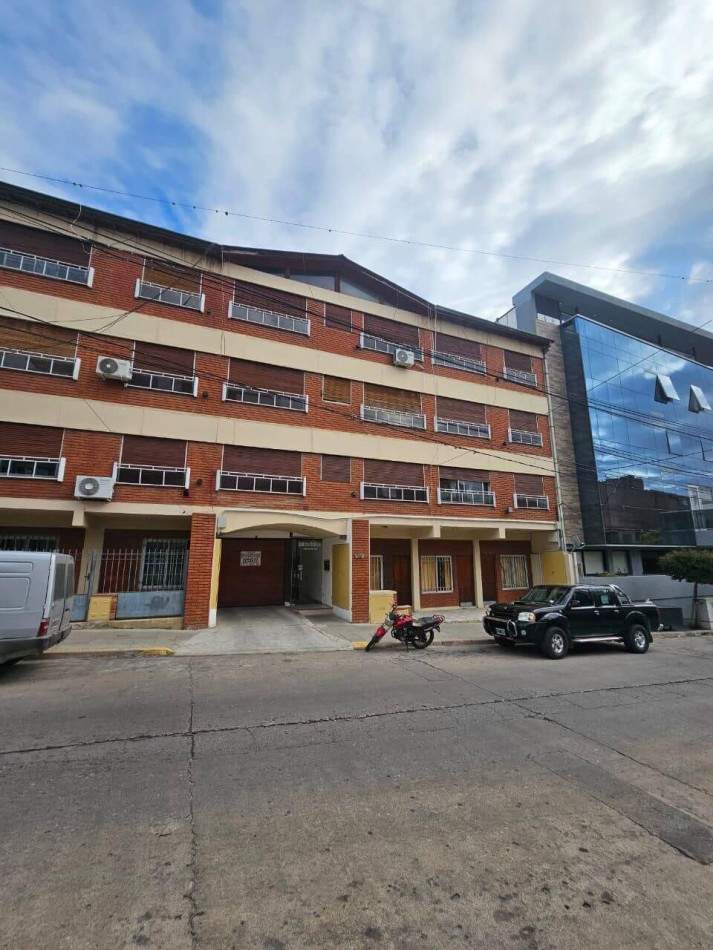 DEPARTAMENTO  1 dormitorio EN EL CENTRO CON ESCRITURA RECICLADO