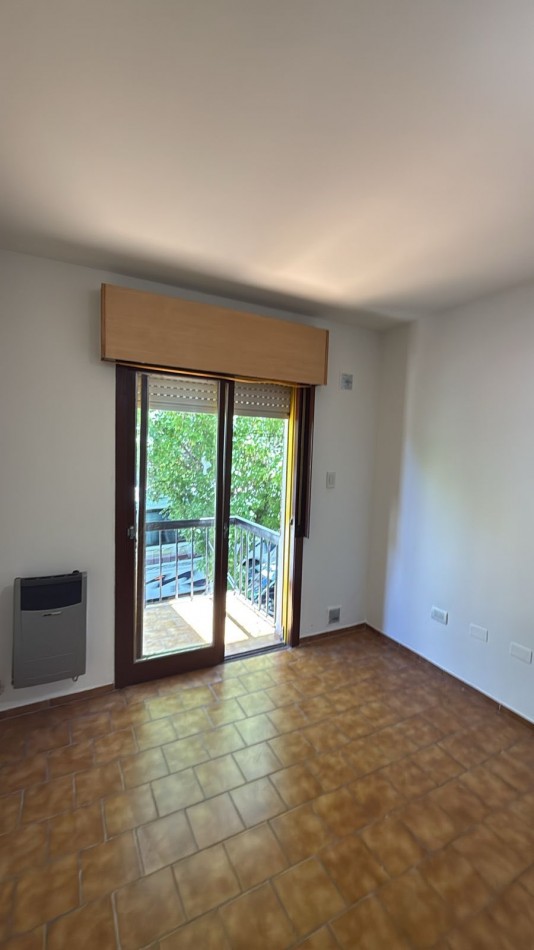 DEPARTAMENTO CON BALCON A LA CALLE 