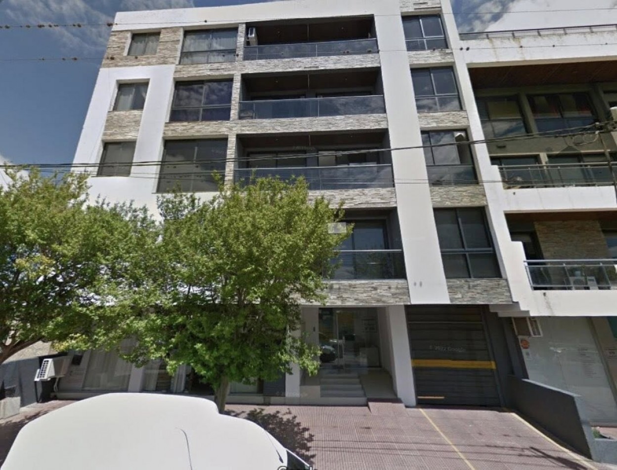 DEPARTAMENTO DE CALIDAD CON SUM GRANDE ,PILETA Y COCHERA 