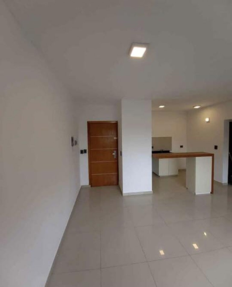 DEPARTAMENTO DE CALIDAD CON SUM GRANDE ,PILETA Y COCHERA 