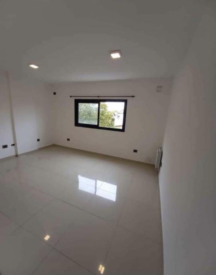 DEPARTAMENTO DE CALIDAD CON SUM GRANDE ,PILETA Y COCHERA 