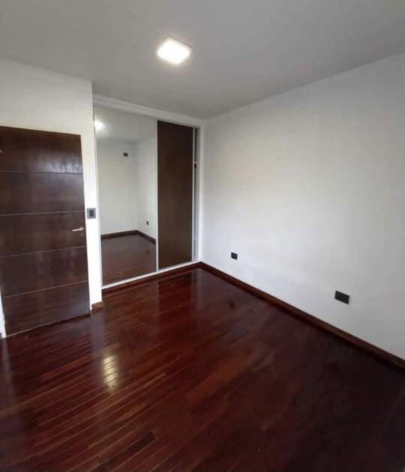 DEPARTAMENTO DE CALIDAD CON SUM GRANDE ,PILETA Y COCHERA 