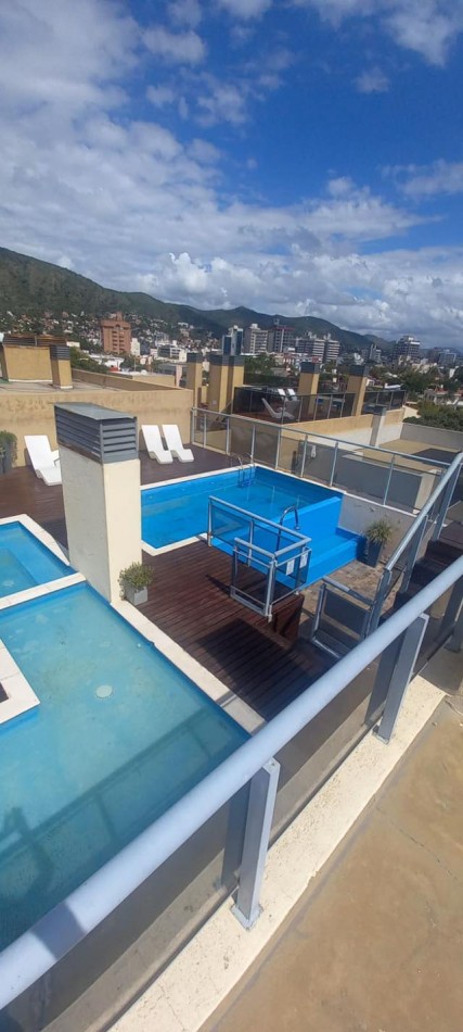 DEPARTAMENTO DE CALIDAD CON SUM GRANDE ,PILETA Y COCHERA 