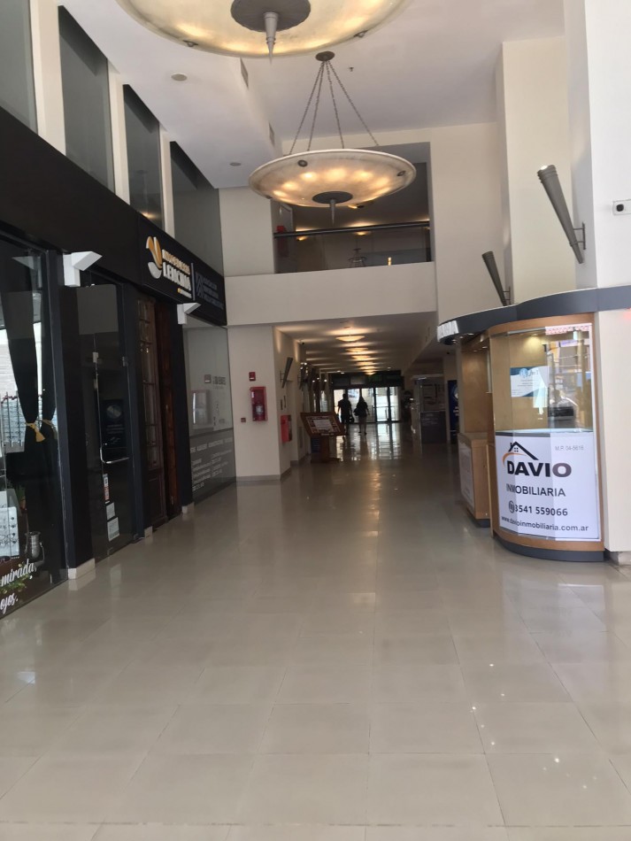 LOCAL EN GALERIA MELOS