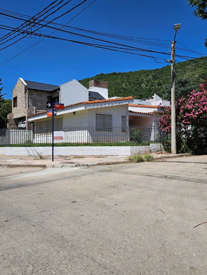 Casa 3 dormitorios en Barrio Jose Muñoz
