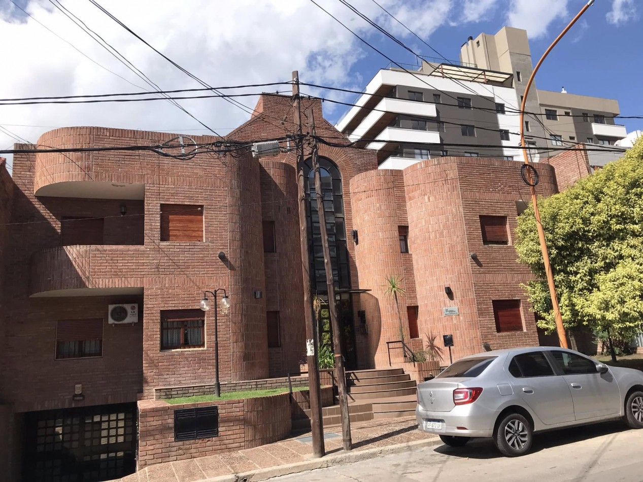 DEPARTAMENTO 1 DOR COCHERA PILETA CENTRICO