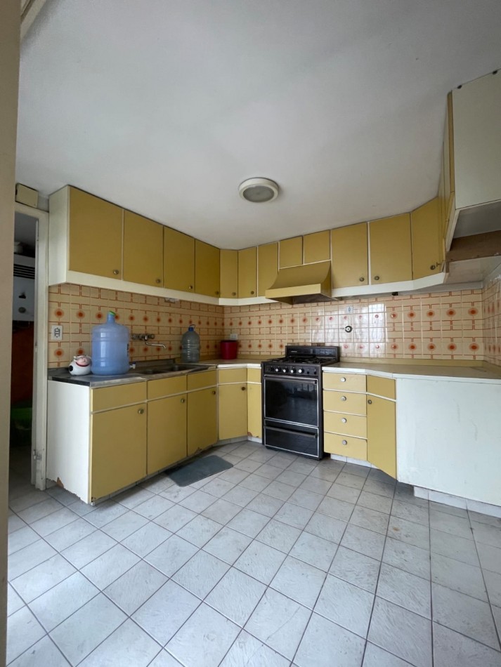 CASA A REFACCIONAR CENTRICA