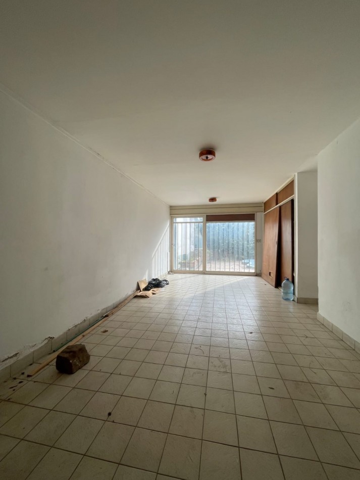 CASA A REFACCIONAR CENTRICA