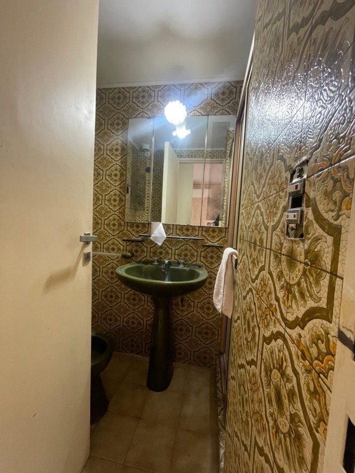 CASA A REFACCIONAR CENTRICA