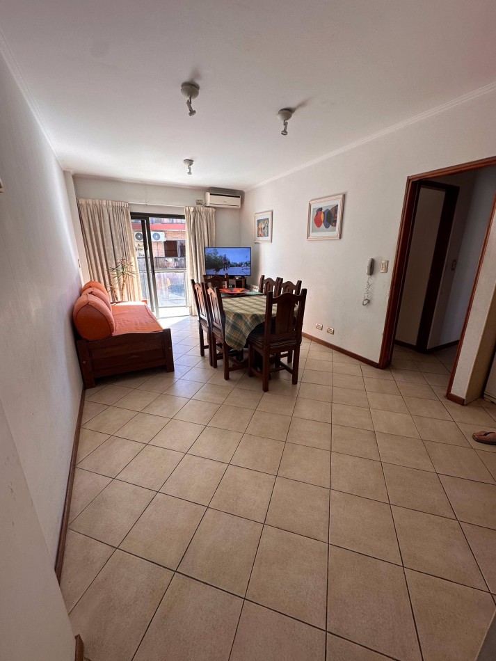 DEPARTAMENTO CON BALCON AMOBLADO COCHERA 