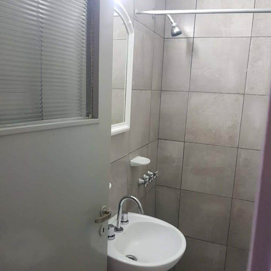 DEPARTAMENTO PB VISTA  A LA CALLE 