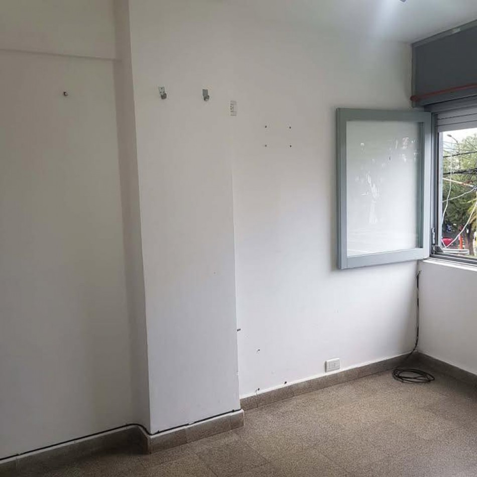 DEPARTAMENTO PB VISTA  A LA CALLE 