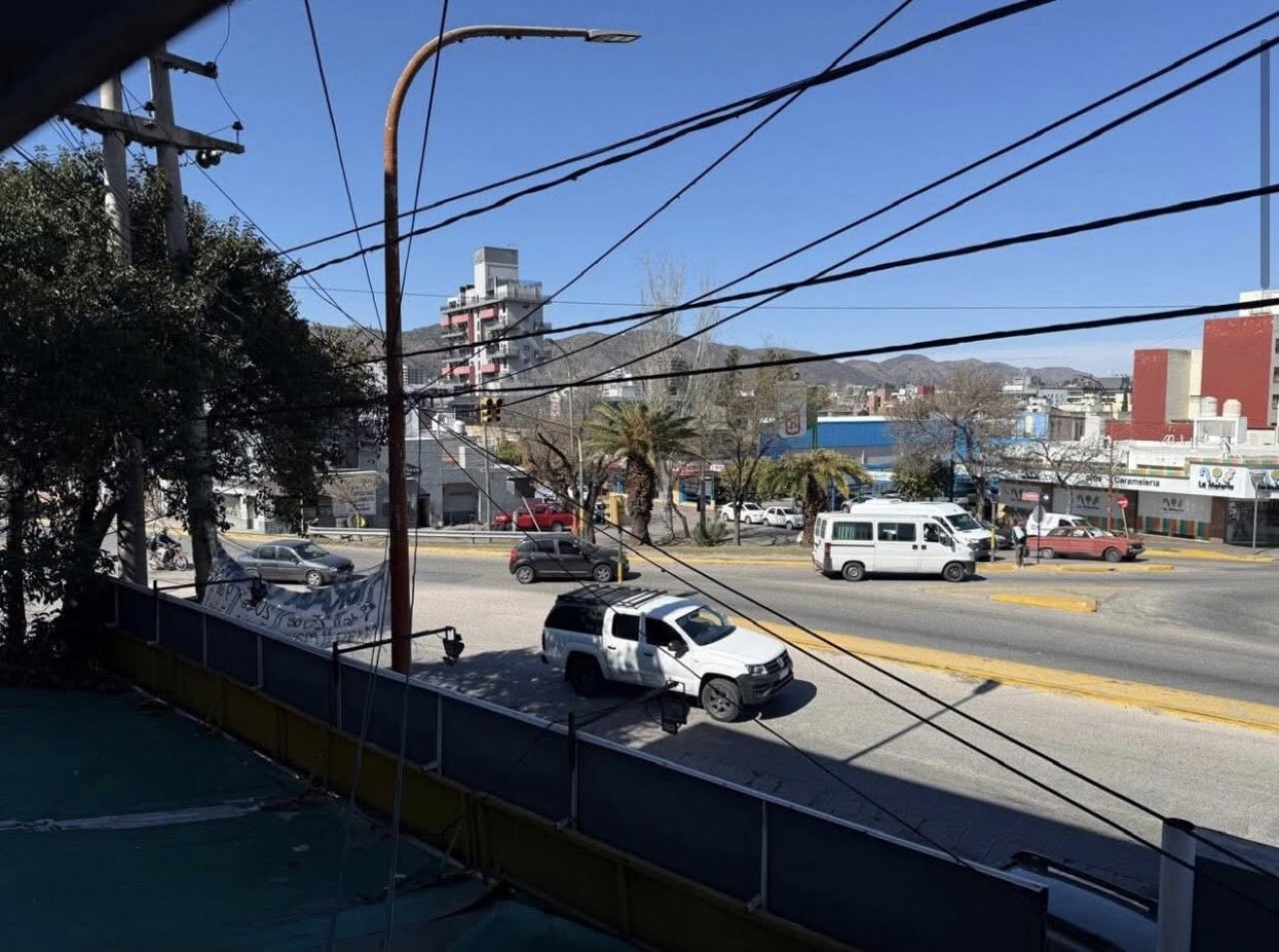 DEPARTAMENTO PB VISTA  A LA CALLE 