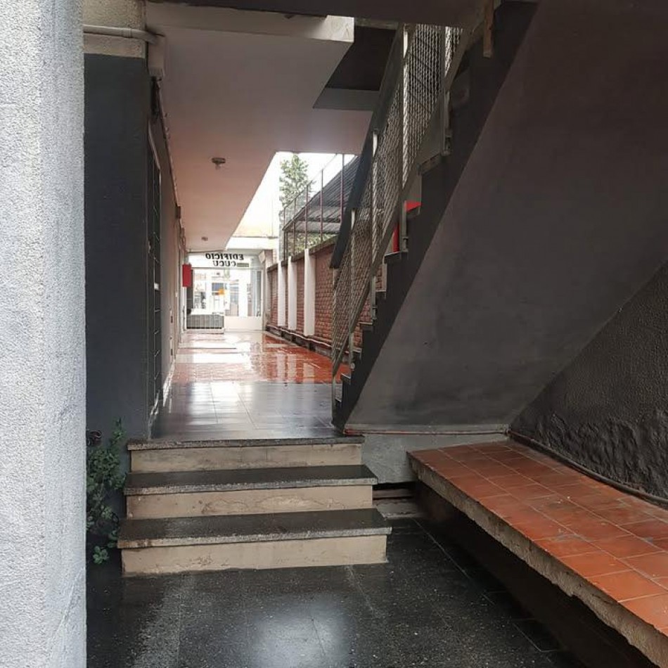 DEPARTAMENTO PB VISTA  A LA CALLE 