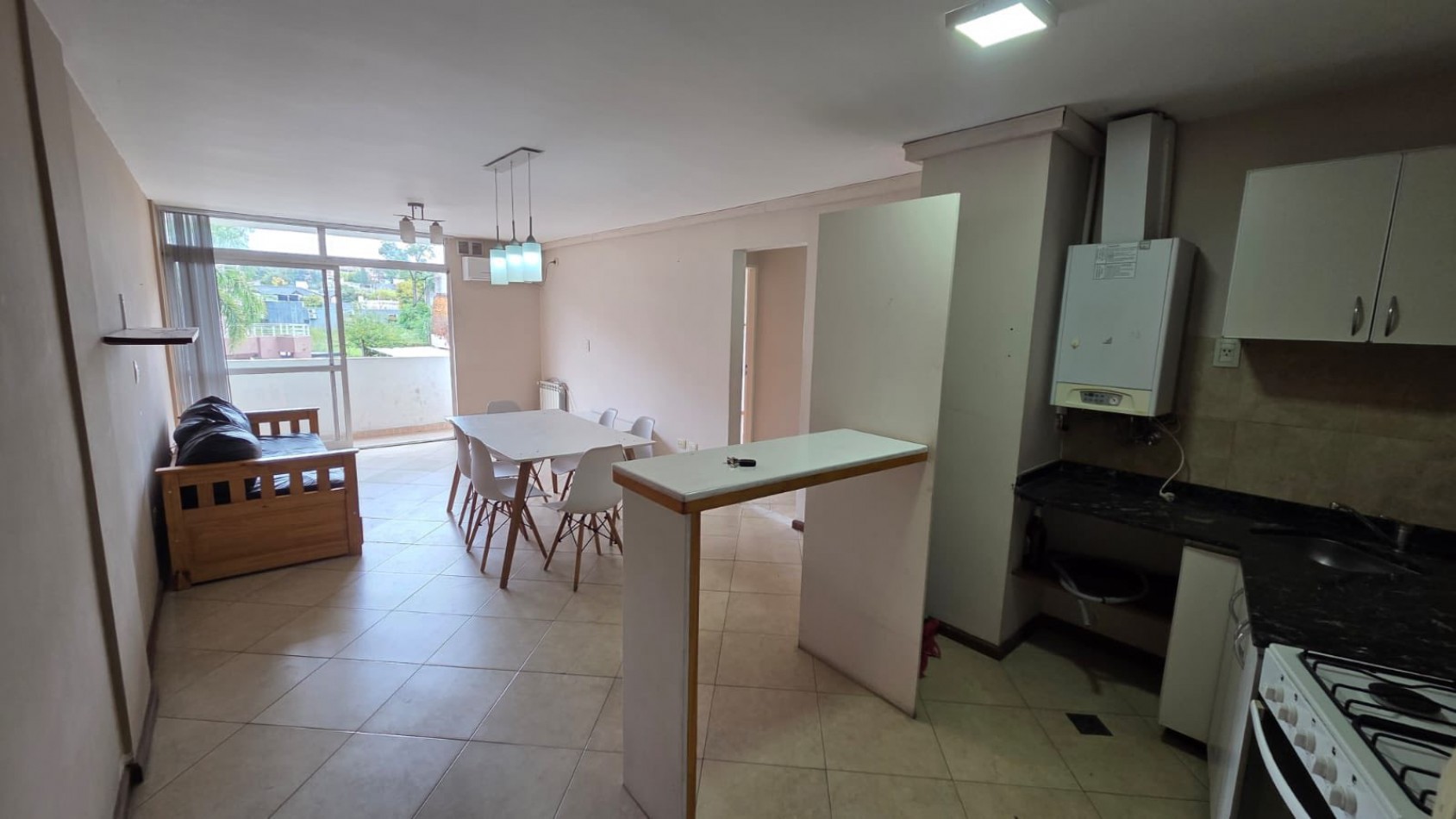 DEPARTAMENTO CON BALCON A LA CALLE PILE COCHERA