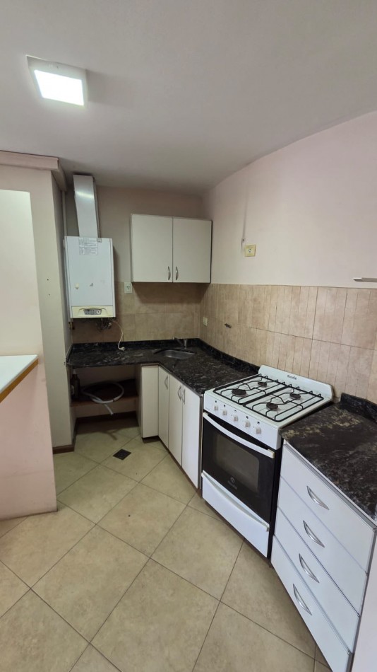 DEPARTAMENTO CON BALCON A LA CALLE PILE COCHERA