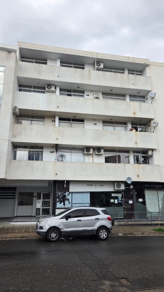 DEPARTAMENTO CON BALCON A LA CALLE PILE COCHERA