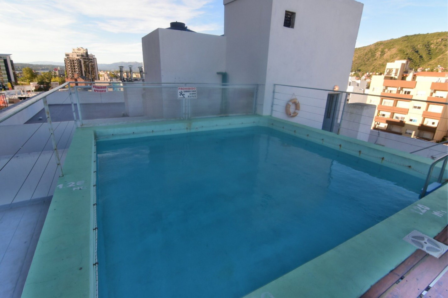DEPARTAMENTO CON BALCON A LA CALLE 1 DOR