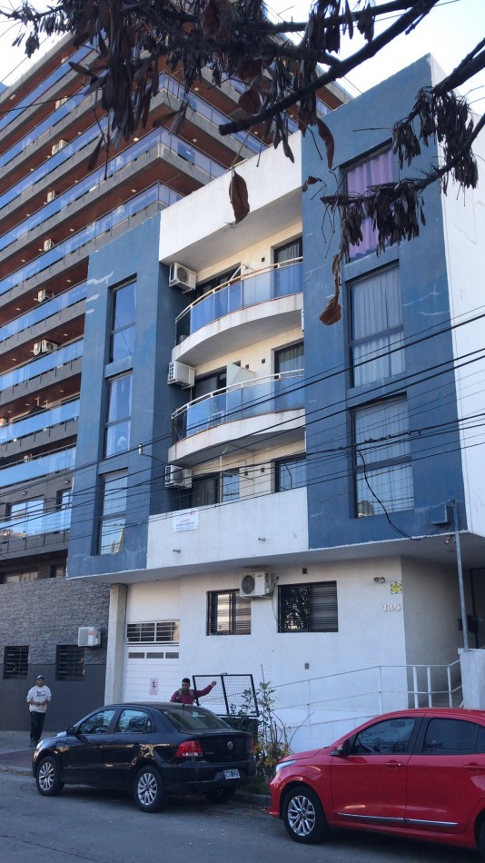 DEPARTAMENTO CON BALCON A LA CALLE 1 DOR