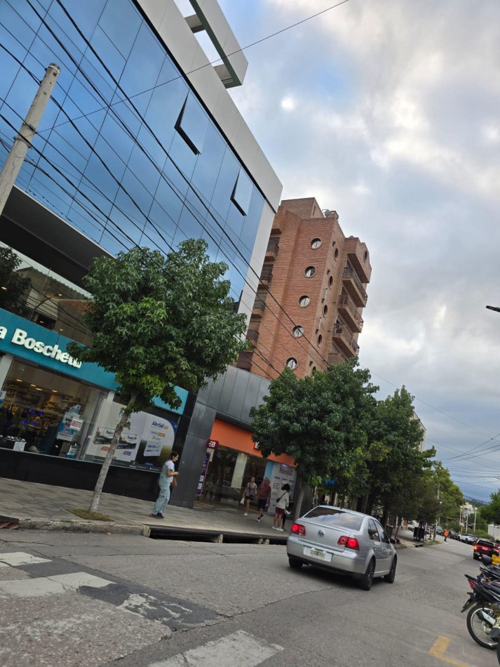 DEPARTAMENTO CON TERRAZA PROPIA 