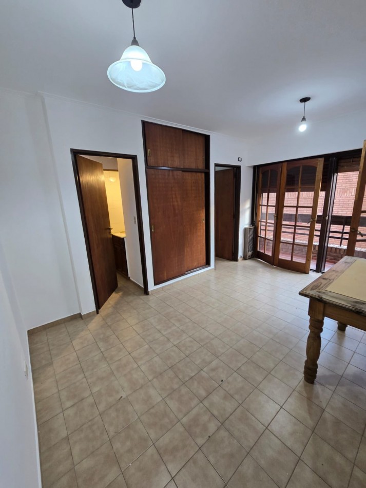 DEPARTAMENTO CON TERRAZA PROPIA 
