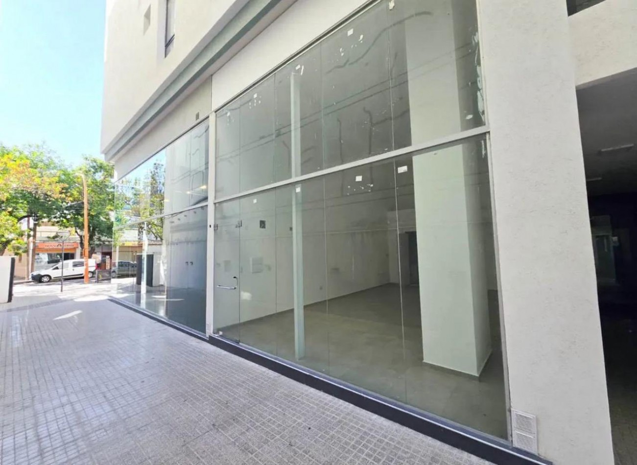 LOCAL COMERCIAL