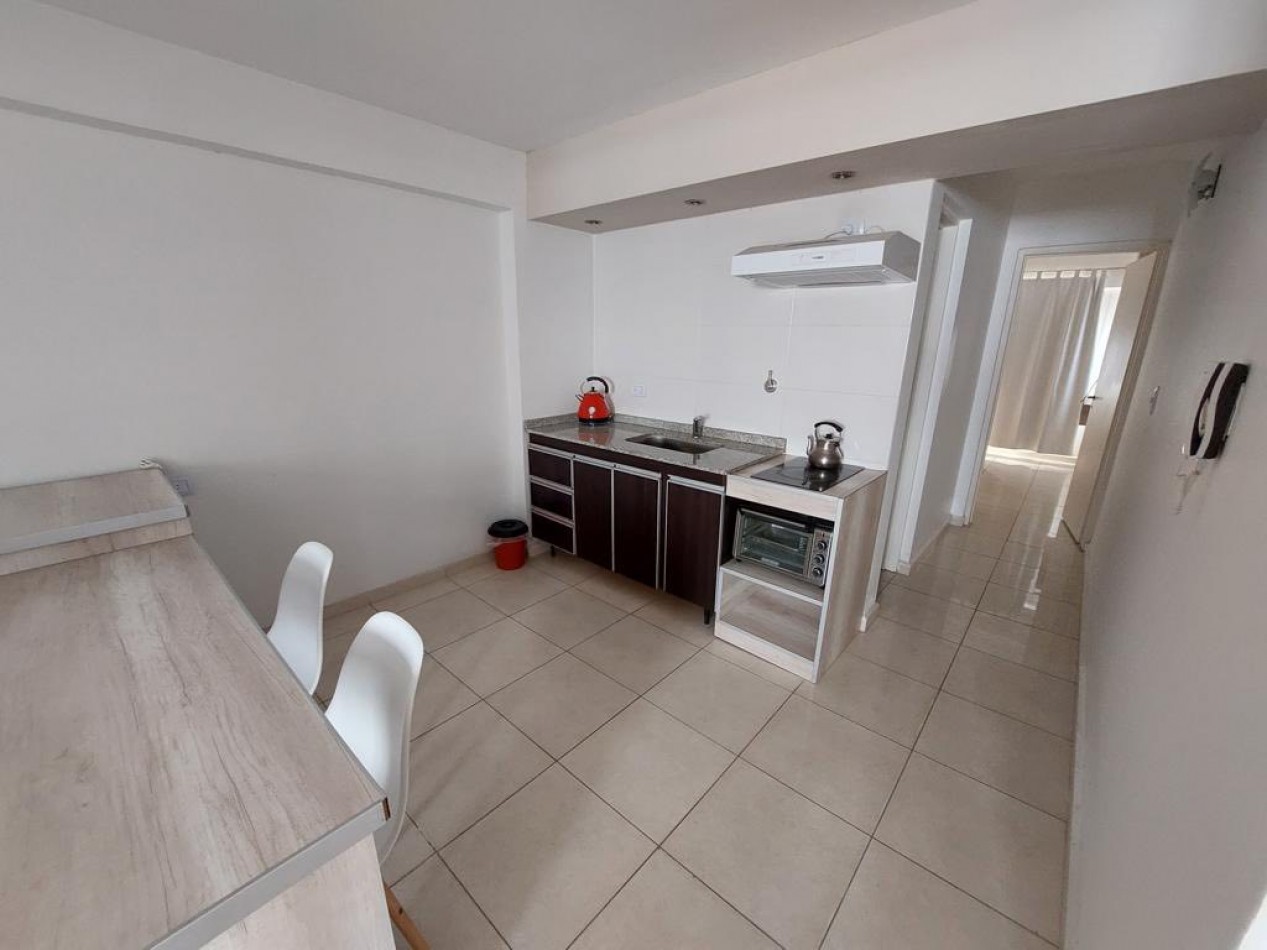DEPARTAMENTO CON BALCON CENTRICO 