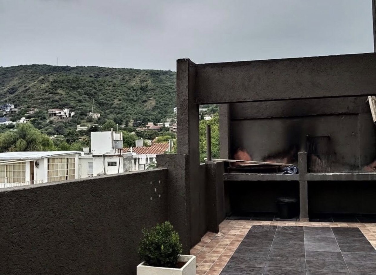 DEPARTAMENTO CON BALCON CENTRICO 
