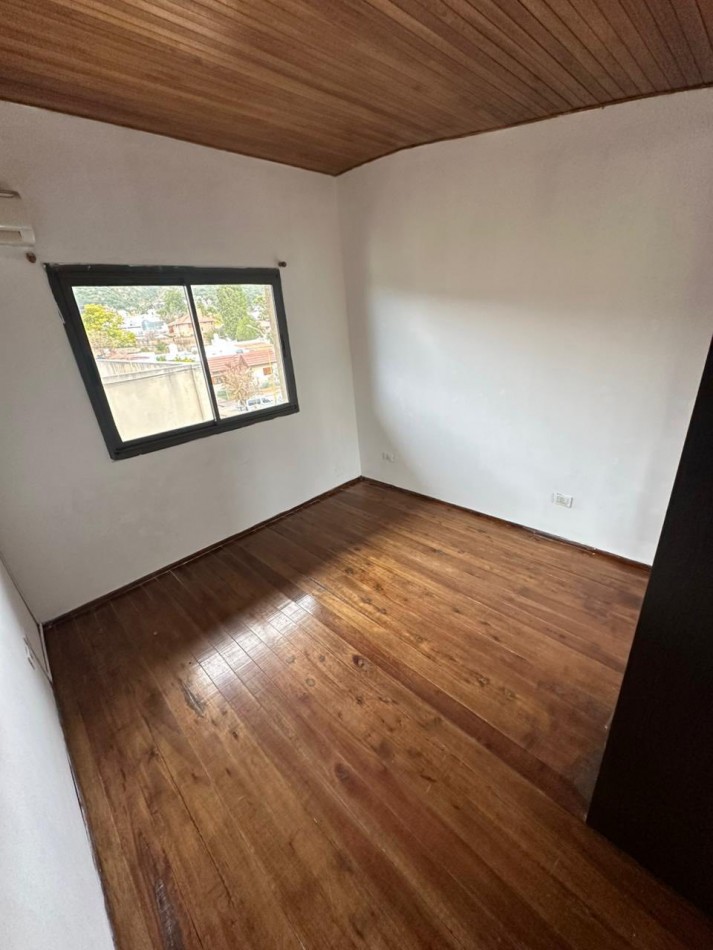 DEPARTAMENTO CON BALCON Y  COCHERA 
