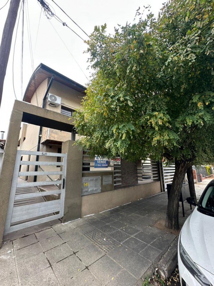 DEPARTAMENTO CON BALCON Y  COCHERA 