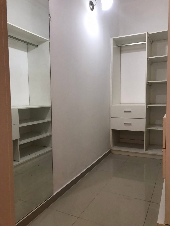 DEPARTAMENTO DE 200M CUB CON 200M DE PATIO PLENO CENTRO ACEPTO VEHICULOS 