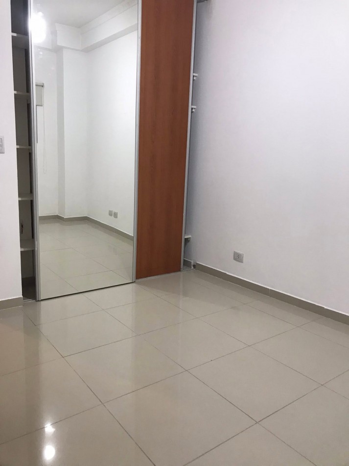 DEPARTAMENTO DE 200M CUB CON 200M DE PATIO PLENO CENTRO ACEPTO VEHICULOS 