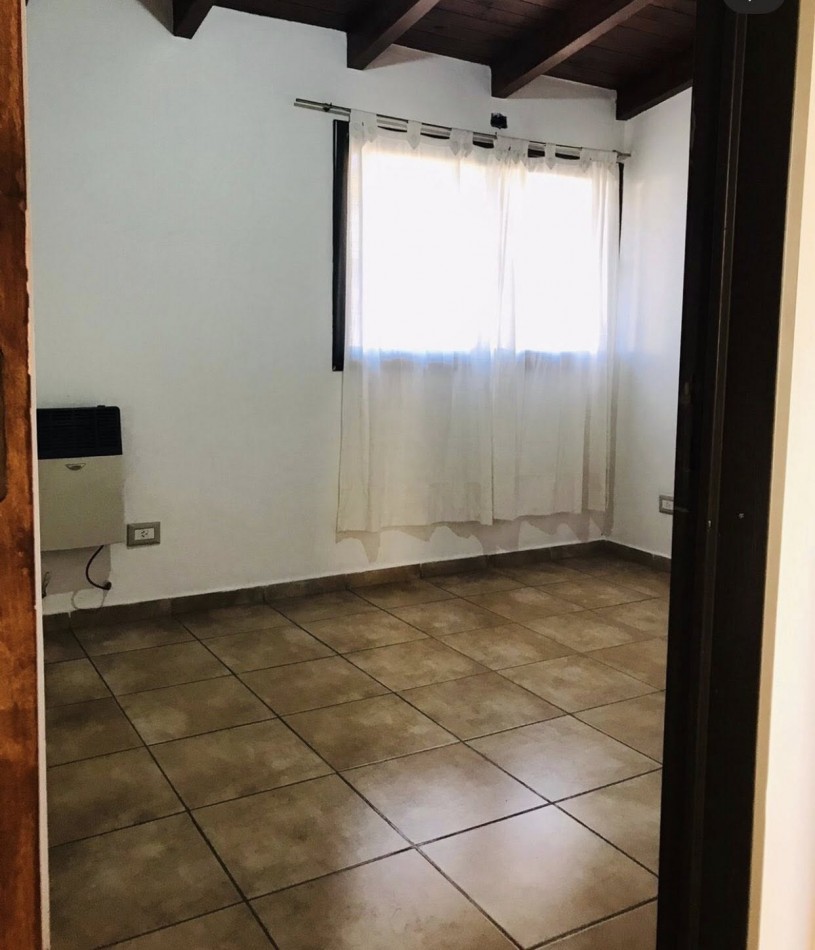 DEPARTAMENTO CON PATIO Y COCCHERA PROPIA 