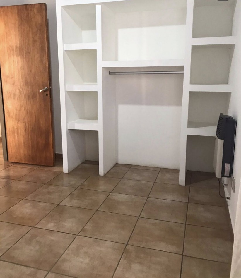 DEPARTAMENTO CON PATIO Y COCCHERA PROPIA 