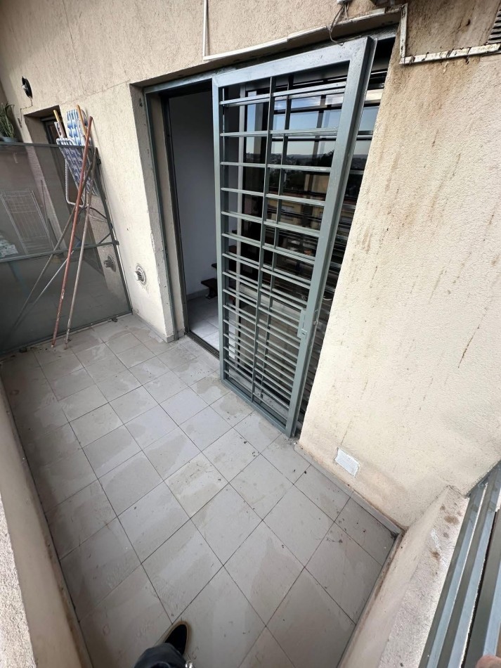 DEPARTAMENTO CON BALCON Y COCHERA 
