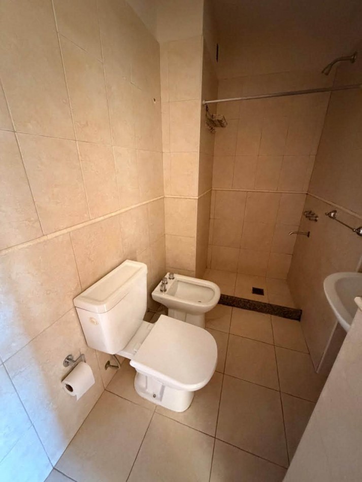 DEPARTAMENTO CON BALCON CENTRICO