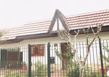 CASA 3 DOR COCHERA DOBLE GARAGE PILE CENTRICA
