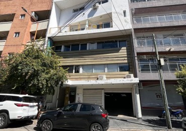 DEPARTAMENTO EN TRIPLEX CENTRO CON ESCRITURA COCHERA PILE Y BALCON PROPIO