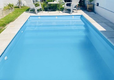 CASA DE 3 DOR 2 BAÑOS COCHERA PILETA