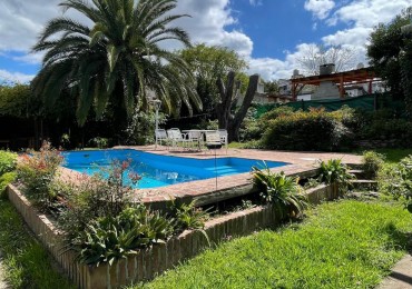 CASA DE 2 DOR MAS DEPTO PILETA COCHERA PATIO GAS NAT