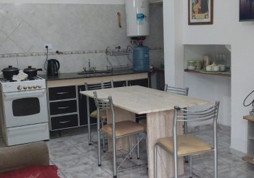 DEPARTAMENTO A LA CALLE CON COCHERA