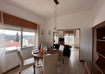 CASA CON VISTA AL LAGO BALCON PATIO COCHERA