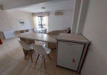 DEPARTAMENTO CON BALCON CENTRICO 