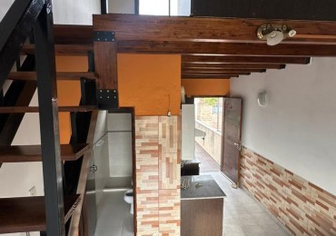 DEPARTAMENTO CON BALCON Y  COCHERA 